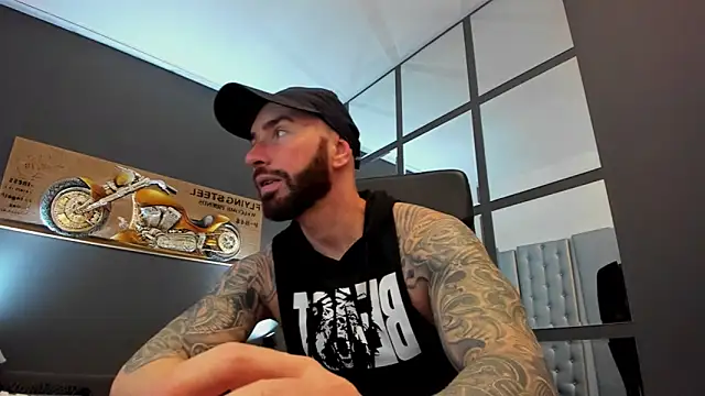 Snapshot of AronGrant chatting on March 18, 2025, 8:50 am AronGrant online show from March 18, 2025, 8:50 am