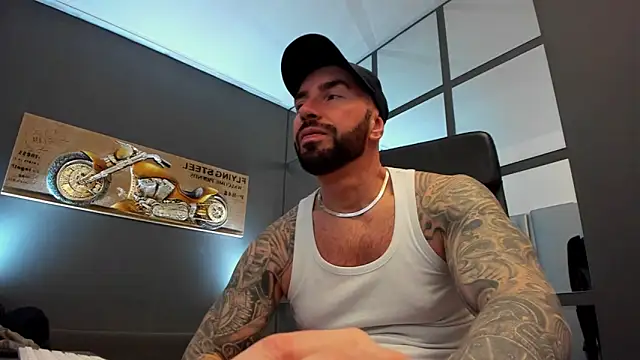 Snapshot of AronGrant chatting on March 22, 2025, 8:51 am AronGrant online show from March 22, 2025, 8:51 am