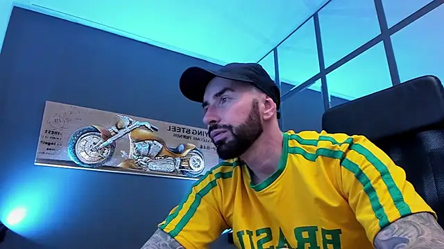 Snapshot of AronGrant chatting on November 13, 2025, 10:08 am AronGrant online show from November 13, 2025, 10:08 am