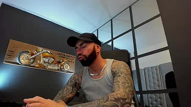 Snapshot of AronGrant chatting on March 19, 2025, 8:34 am AronGrant online show from March 19, 2025, 8:34 am