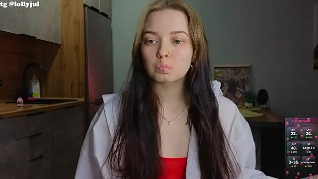 doll lol  online show from March 8, 2025, 7:42 pm