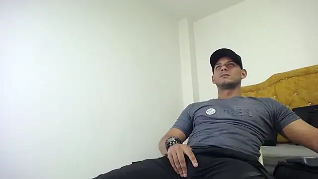 Snapshot of Chris_Dick23 chatting on June 20, 2026, 3:33 am Chris Dick23 online show from June 20, 2026, 3:33 am
