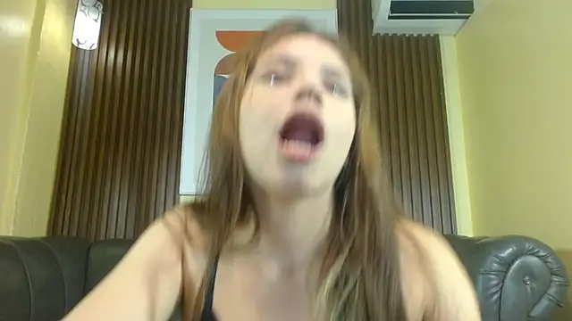 Nicole Ramires online show from September 20, 2025, 5:07 pm