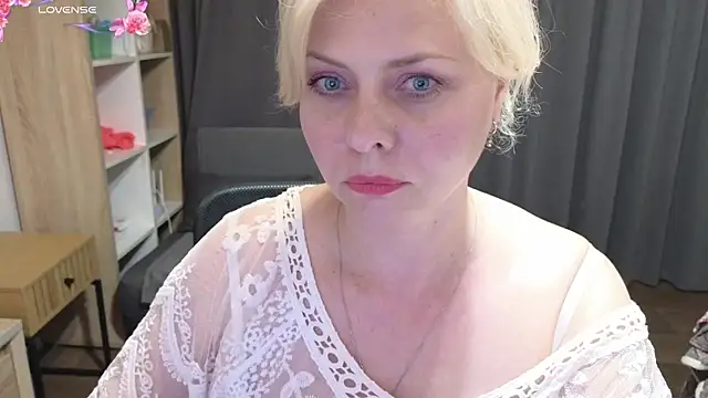 Snapshot of Gray_swann chatting on March 11, 2025, 5:46 pm Gray swann online show from March 11, 2025, 5:46 pm