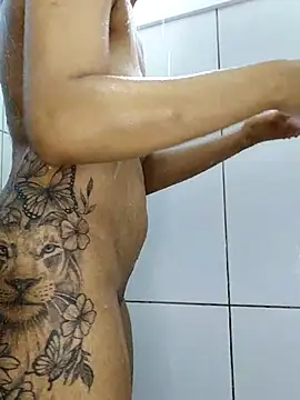 Snapshot of Su_Duarte_1 chatting on November 6, 2025, 8:24 pm Su Duarte 1 online show from November 6, 2025, 8:24 pm