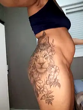 Snapshot of Su_Duarte_1 chatting on December 4, 2025, 2:43 am Su Duarte 1 online show from December 4, 2025, 2:43 am