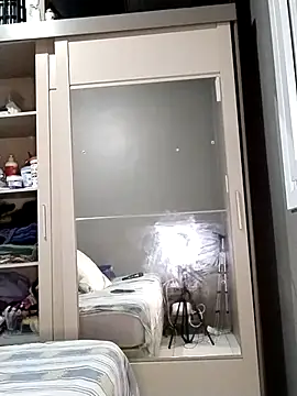 Snapshot of Su_Duarte_1 chatting on September 12, 2025, 8:19 pm Su Duarte 1 online show from September 12, 2025, 8:19 pm