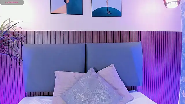 Snapshot of NicolleeEvanss chatting on November 5, 2025, 12:30 pm NicolleeEvanss online show from November 5, 2025, 12:30 pm