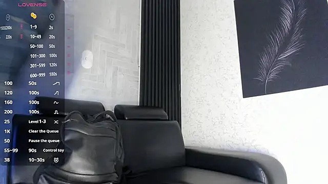 Lil Curved online show from October 25, 2025, 11:42 am