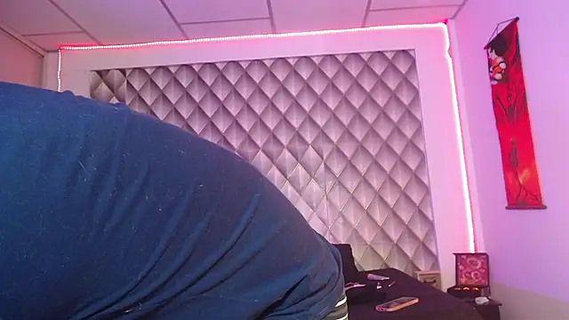 CoupleSwingerLatin online show from June 6, 2026, 10:04 pm