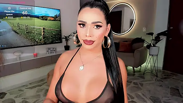 Snapshot of Franciis_4u chatting on July 1, 2026, 4:24 am Franciis 4u online show from July 1, 2026, 4:24 am