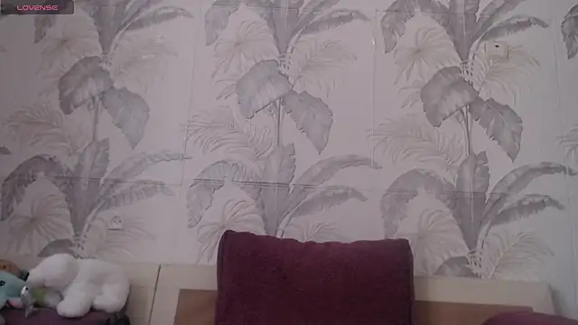 CamDiva113 online show from February 14, 2026, 10:04 am