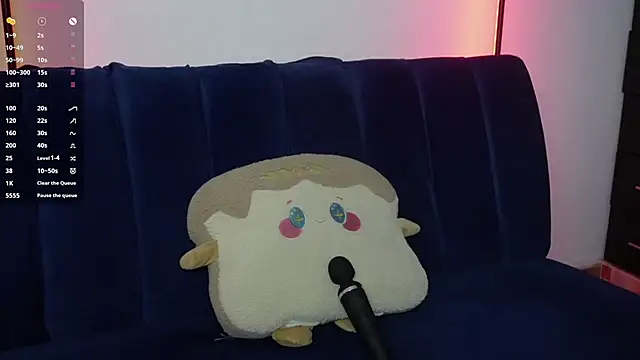 abby  make online show from October 17, 2025, 3:36 pm