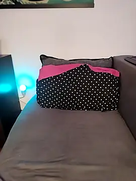 Snapshot of EmmaKrosss chatting on February 9, 2026, 3:10 pm EmmaKrosss online show from February 9, 2026, 3:10 pm