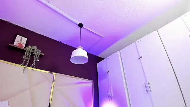 Snapshot of April_bowie chatting on November 1, 2025, 11:59 am April bowie online show from November 1, 2025, 11:59 am