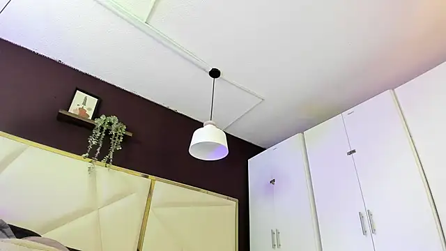 Snapshot of April_bowie chatting on November 26, 2025, 11:10 am April bowie online show from November 26, 2025, 11:10 am