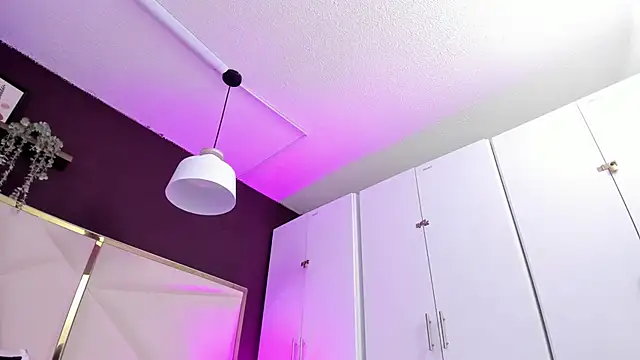 Snapshot of April_bowie chatting on November 10, 2025, 11:15 am April bowie online show from November 10, 2025, 11:15 am