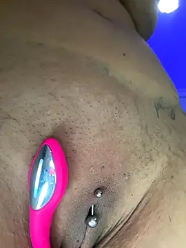 Snapshot of AbbyFtLuna chatting on December 1, 2025, 10:32 pm AbbyFtLuna online show from December 1, 2025, 10:32 pm