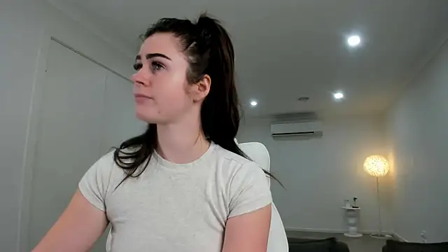 aus queen online show from October 26, 2025, 1:39 am