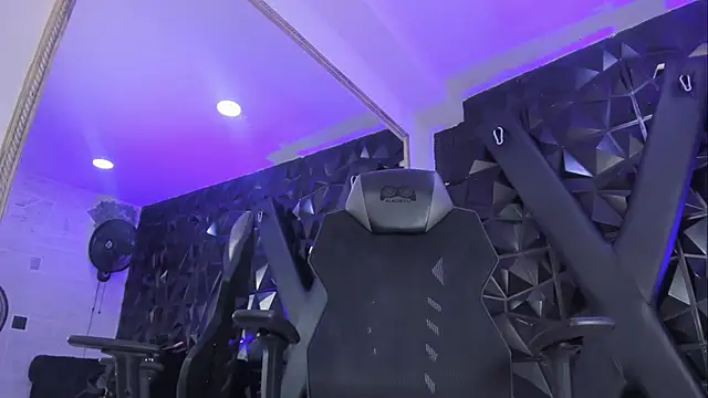 DarlingBDSM  online show from April 21, 2026, 4:57 pm