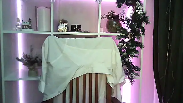 X Alisa online show from January 3, 2025, 7:39 pm