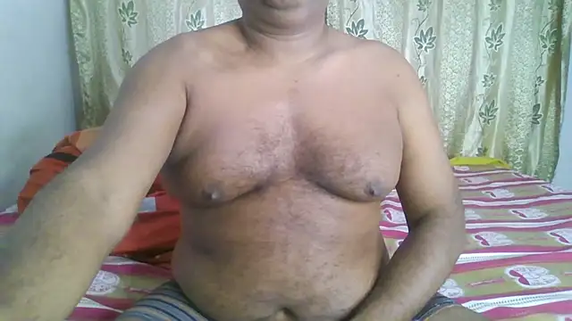 Snapshot of Beargryzzly chatting on January 11, 2025, 11:46 pm Beargryzzly online show from January 11, 2025, 11:46 pm