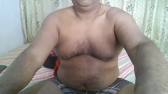 Snapshot of Beargryzzly chatting on January 22, 2025, 12:06 pm Beargryzzly online show from January 22, 2025, 12:06 pm