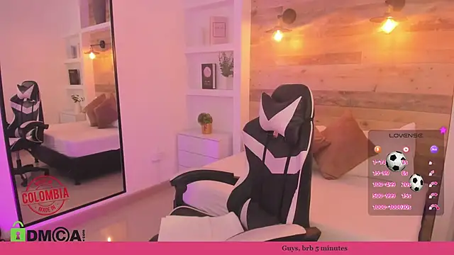 Snapshot of candy_summer28 chatting on July 6, 2026, 7:38 pm candy summer28 online show from July 6, 2026, 7:38 pm