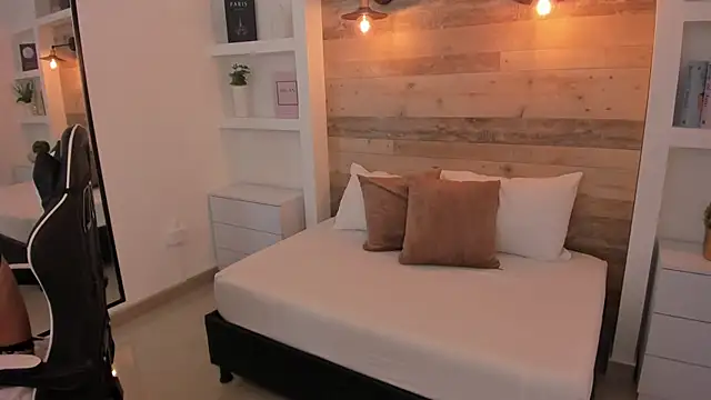 Snapshot of candy_summer28 chatting on December 16, 2025, 7:29 pm candy summer28 online show from December 16, 2025, 7:29 pm