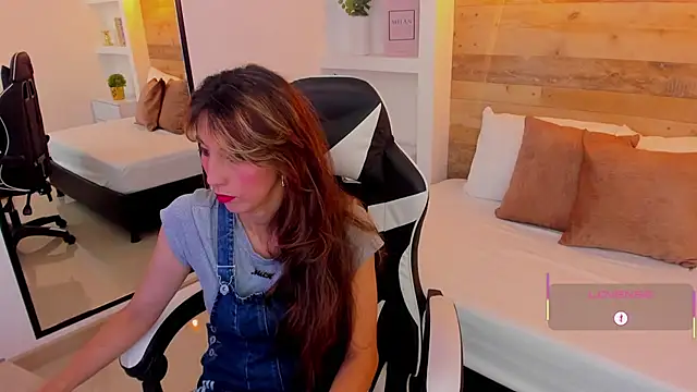 Snapshot of candy_summer28 chatting on November 22, 2025, 7:02 pm candy summer28 online show from November 22, 2025, 7:02 pm