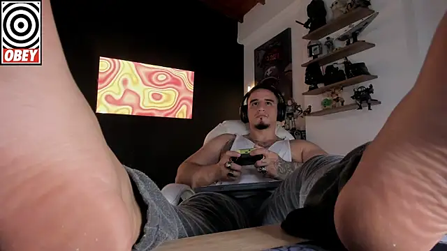 Snapshot of kingbear777 chatting on November 9, 2025, 12:09 pm kingbear777 online show from November 9, 2025, 12:09 pm