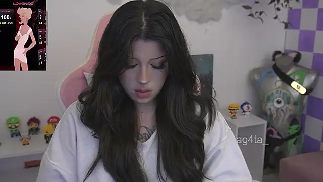 Ag4ta  online show from November 20, 2025, 5:19 am