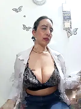 Snapshot of christine-x chatting on November 7, 2025, 10:13 pm christine-x online show from November 7, 2025, 10:13 pm