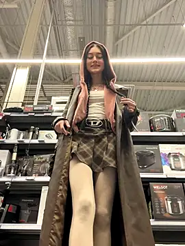 Snapshot of Melissa_crazy chatting on November 15, 2025, 3:27 pm Melissa crazy online show from November 15, 2025, 3:27 pm