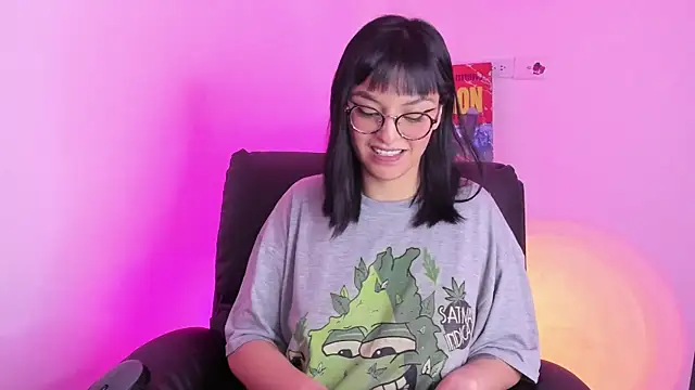 Snapshot of Collin_Sam chatting on December 17, 2025, 5:23 am Collin Sam online show from December 17, 2025, 5:23 am