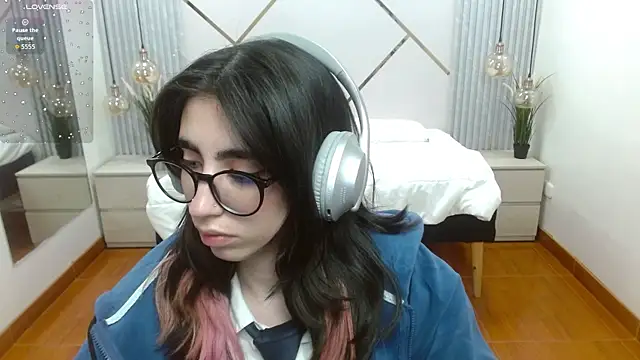 LenaRoses online show from September 11, 2025, 8:31 pm