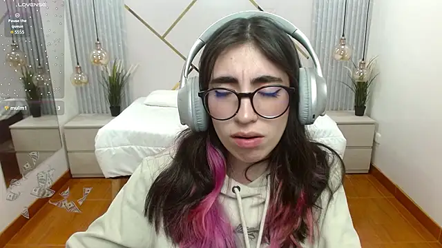 LenaRoses online show from September 20, 2025, 8:47 pm