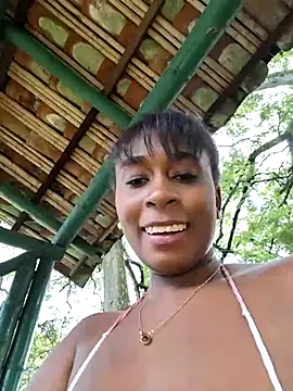 HanaThompson online show from February 17, 2025, 6:50 pm