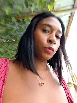 HanaThompson online show from October 2, 2025, 3:04 pm