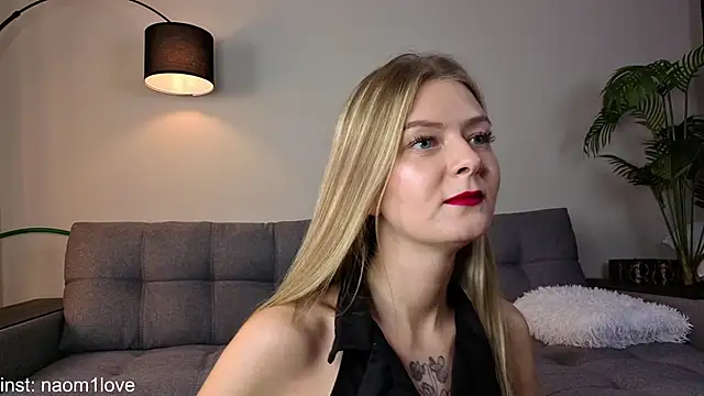 Snapshot of Naomi_Girly chatting on October 19, 2025, 3:04 pm Naomi Girly online show from October 19, 2025, 3:04 pm