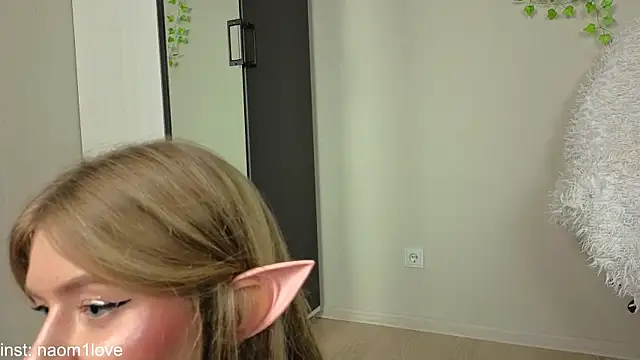 Snapshot of Naomi_Girly chatting on November 4, 2025, 3:38 pm Naomi Girly online show from November 4, 2025, 3:38 pm