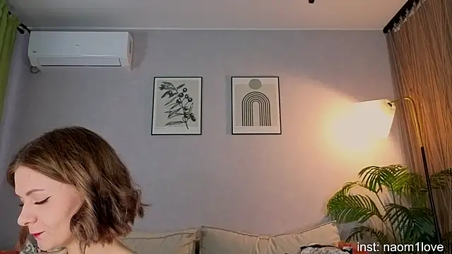 Snapshot of Naomi_Girly chatting on June 13, 2026, 6:06 pm Naomi Girly online show from June 13, 2026, 6:06 pm