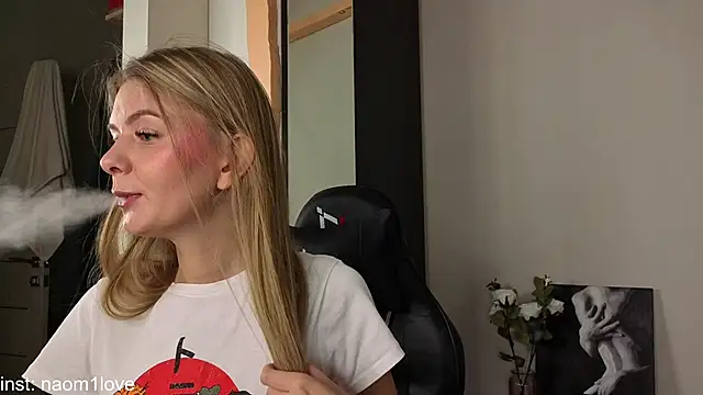 Snapshot of Naomi_Girly chatting on September 25, 2025, 5:02 am Naomi Girly online show from September 25, 2025, 5:02 am