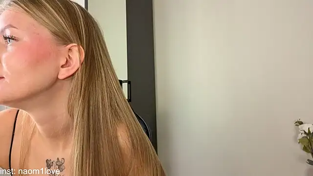 Snapshot of Naomi_Girly chatting on September 22, 2025, 4:07 am Naomi Girly online show from September 22, 2025, 4:07 am