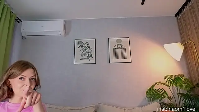 Snapshot of Naomi_Girly chatting on June 21, 2026, 6:03 pm Naomi Girly online show from June 21, 2026, 6:03 pm