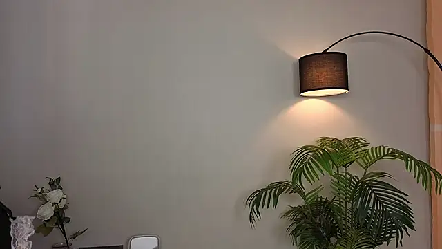 Snapshot of Naomi_Girly chatting on October 4, 2025, 4:14 am Naomi Girly online show from October 4, 2025, 4:14 am