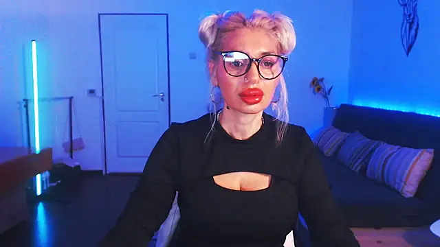 Snapshot of beauty_chl0e chatting on December 24, 2024, 9:11 pm beauty chl0e online show from December 24, 2024, 9:11 pm