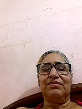 Snapshot of _candi chatting on December 3, 2025, 12:26 pm candi online show from December 3, 2025, 12:26 pm