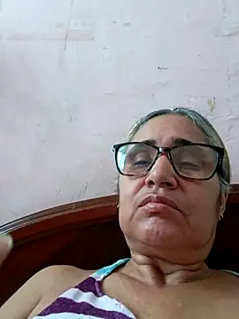 Snapshot of _candi chatting on November 24, 2025, 2:28 pm candi online show from November 24, 2025, 2:28 pm