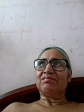 Snapshot of _candi chatting on November 19, 2025, 12:16 pm candi online show from November 19, 2025, 12:16 pm